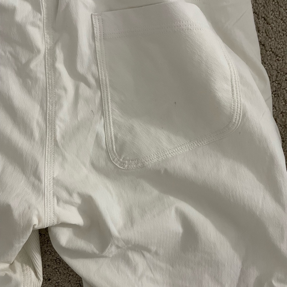 Lululemon pants! - Picture 9 of 10